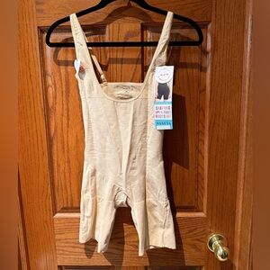 NWT Assets by Spanx Beige Shaping Bodysuit - XL